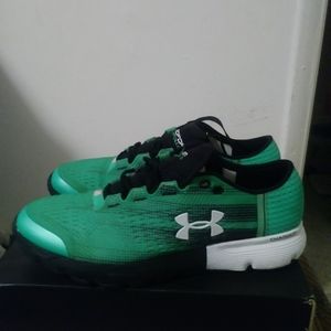 Men size 9 Under Armour